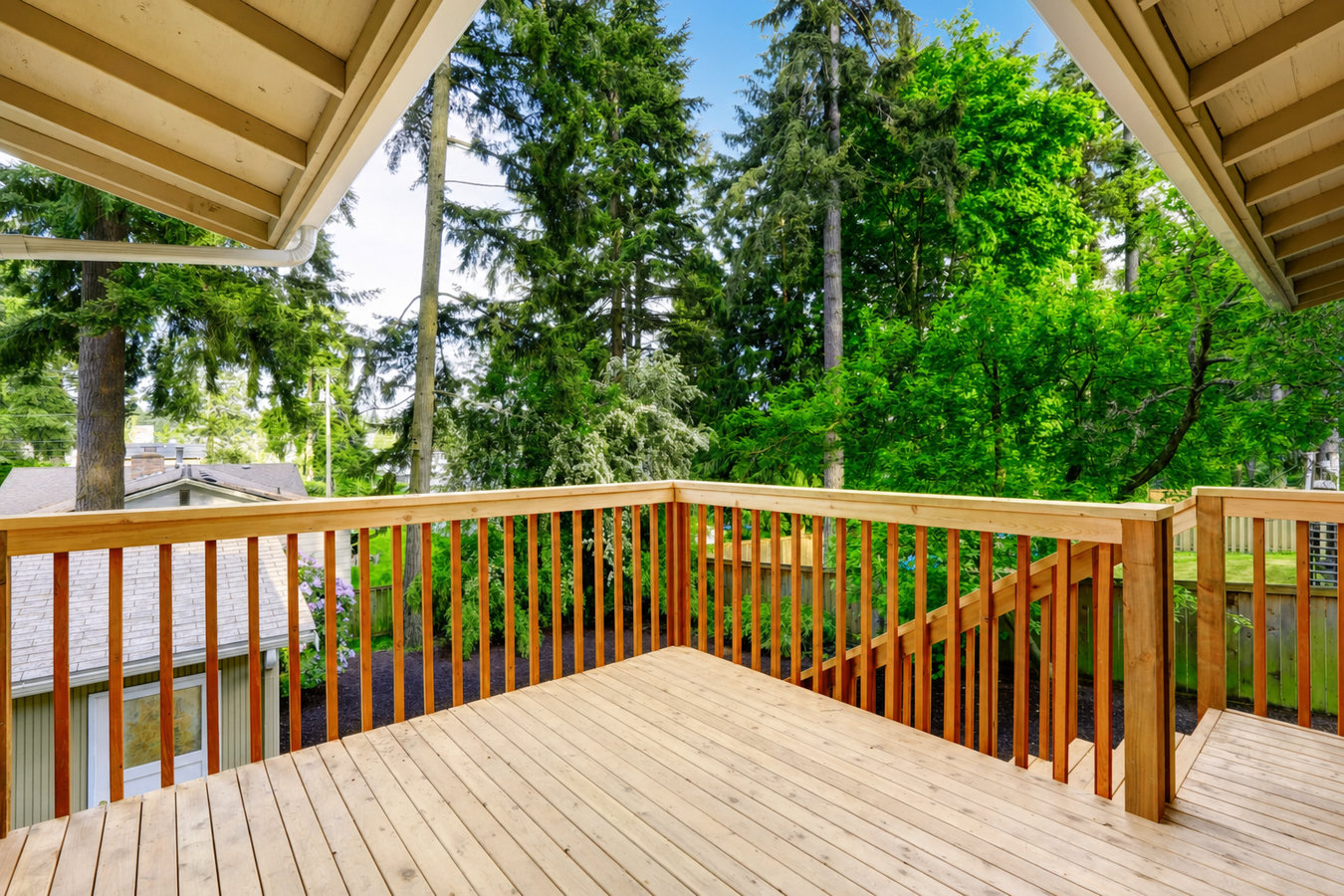 Custom deck built by San Jacinto Deck & Fence in San Jacinto, CA